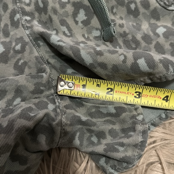 Maurice’s Shorts-Sz L-Green Camo-Cotton/Lyocell Blend-Drawstring Waist-EUC - Picture 10 of 15